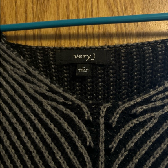 Very J brand sweater - Picture 7 of 7
